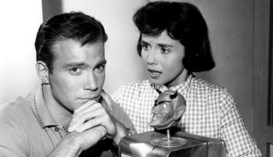 Shatner and Patricia Bresline in The Twilight Zone episode, 'Nick of Time.' (Photo: Courtesy Everett Collection) 