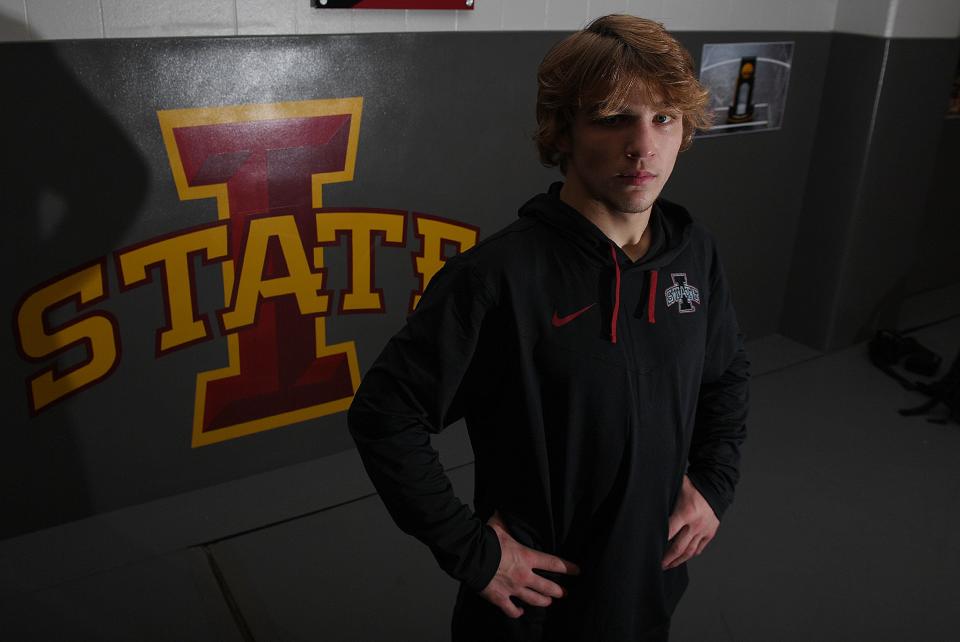 Casey Swiderski went 2-0 in his college debut on Saturday at the Battle in the River City dual-meet event in Jacksonville. He helped the Iowa State wrestling team go 3-0 to begin the 2022-23 season.