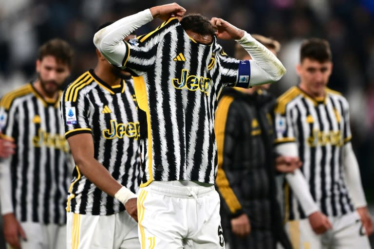 El brasileño Danilo, de la Juventus, al término del partido empatado ante el AC Milan en la 34ª jornada de la Serie A. En Turín, el 27 de abril de 2024 (MARCO BERTORELLO)
