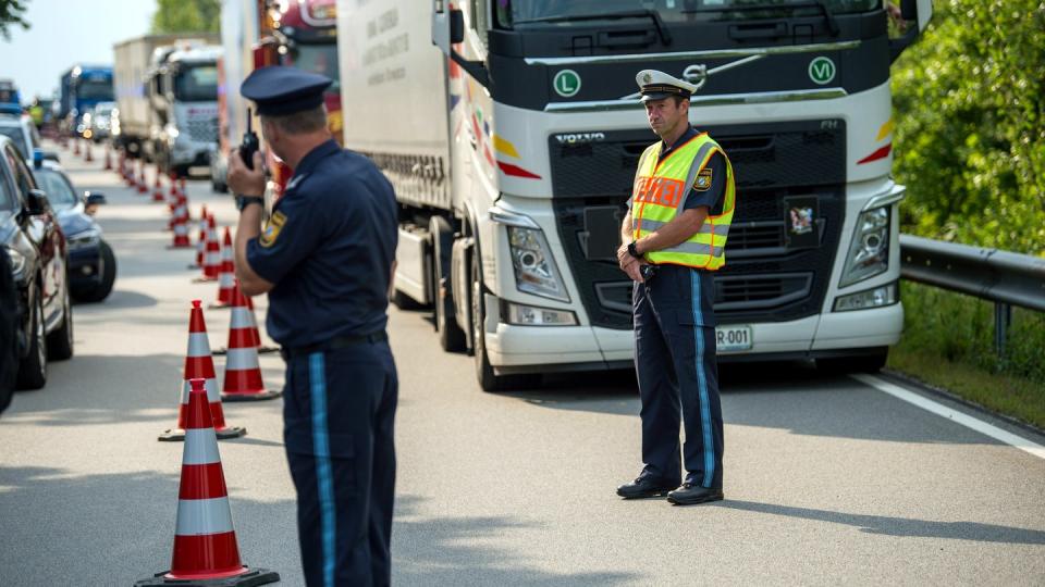 Die Grenzkontrollen durch die Corona-Krise - hier in Bayern - sollen in der EU vereinheitlicht werden.