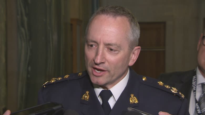 Top Sask. RCMP officer defends calling off high-speed chase