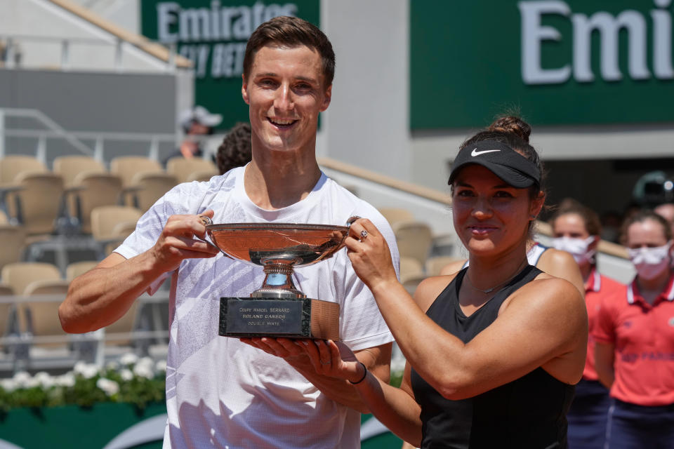 2021 Roland Garros Mixed Doubles winners Desirae Krawczyk and Joe Salisbury.