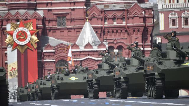 State-of-the-art Russian tank breaks down at Victory Day rehearsal