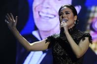 Dawn Zulueta performs a song number for German "Kuya Germs" Moreno during the 26th Star Awards for TV held at the Henry Lee Irwin Theater in Ateneo De Manila University on 18 November 2012. (Angela Galia/NPPA images)