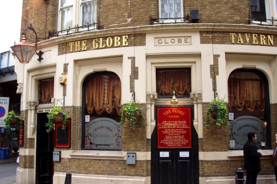 The Globe Tavern sits below Bridget’s flat (flickr/Ewan Munro)