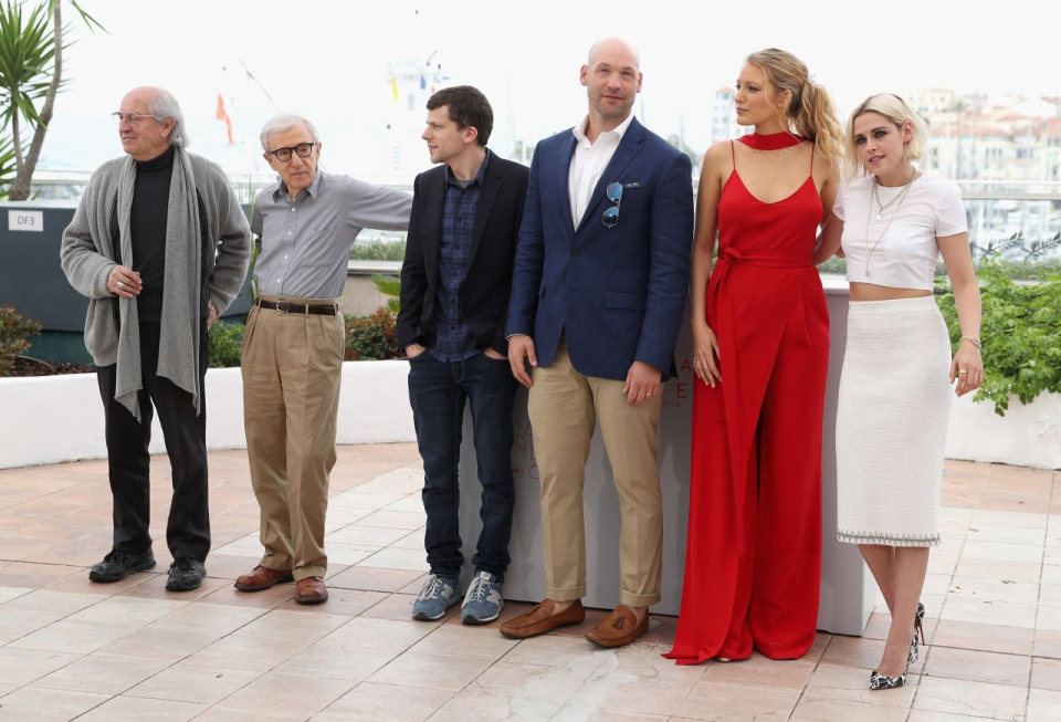 L'équipe du dernier film de Woody Allen sur le tapis rouge au Festival de Cannes