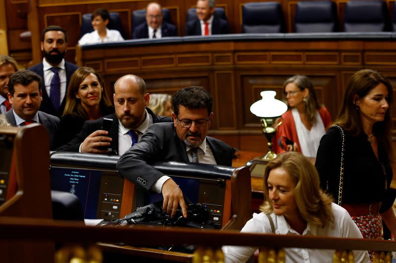 First plenary session at Spain's Parliament with simultaneous translation in co-official languages