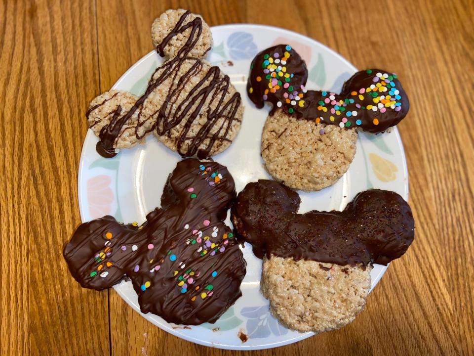 mickey rice krispie treats