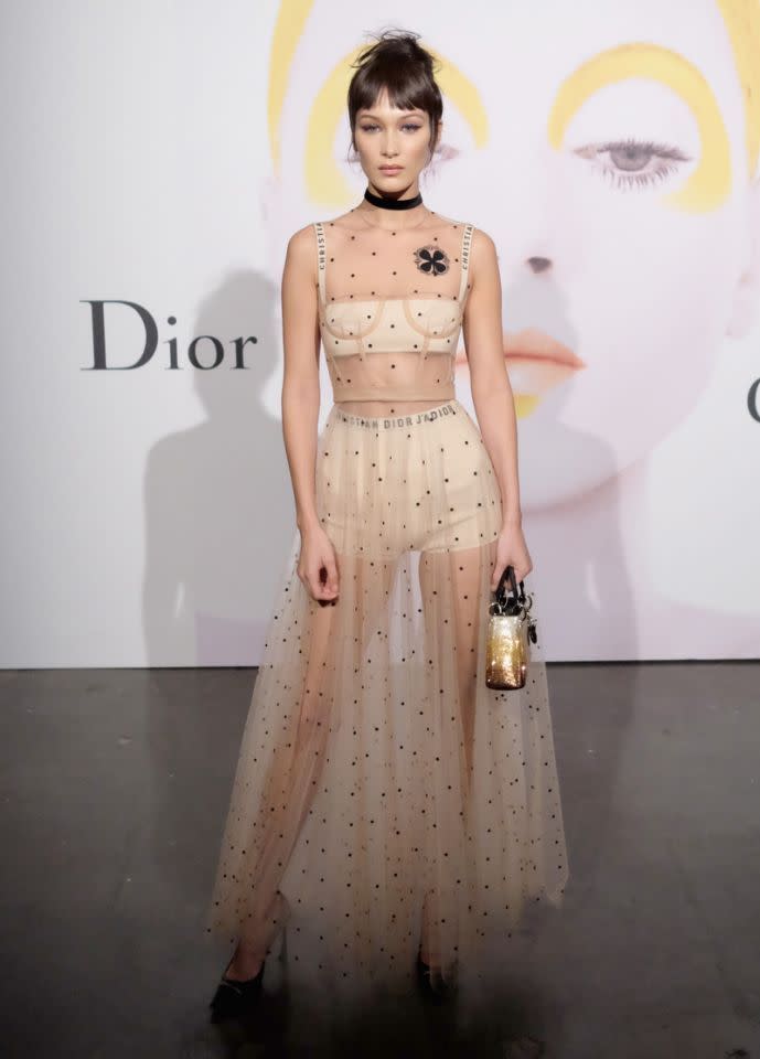 TOP : Bella Hadid lors d'un évènement Dior