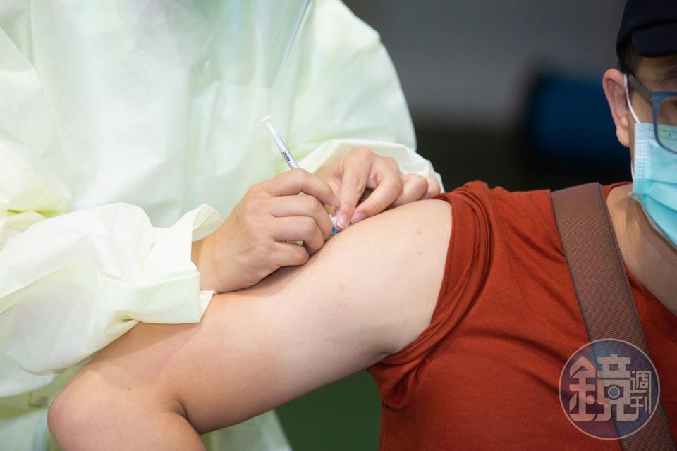 COVID-19疫情再起，疾病管制署呼籲尚未接種新冠XBB疫苗者別輕視疾病威脅，應儘速接種。（示意圖，本刊資料照）