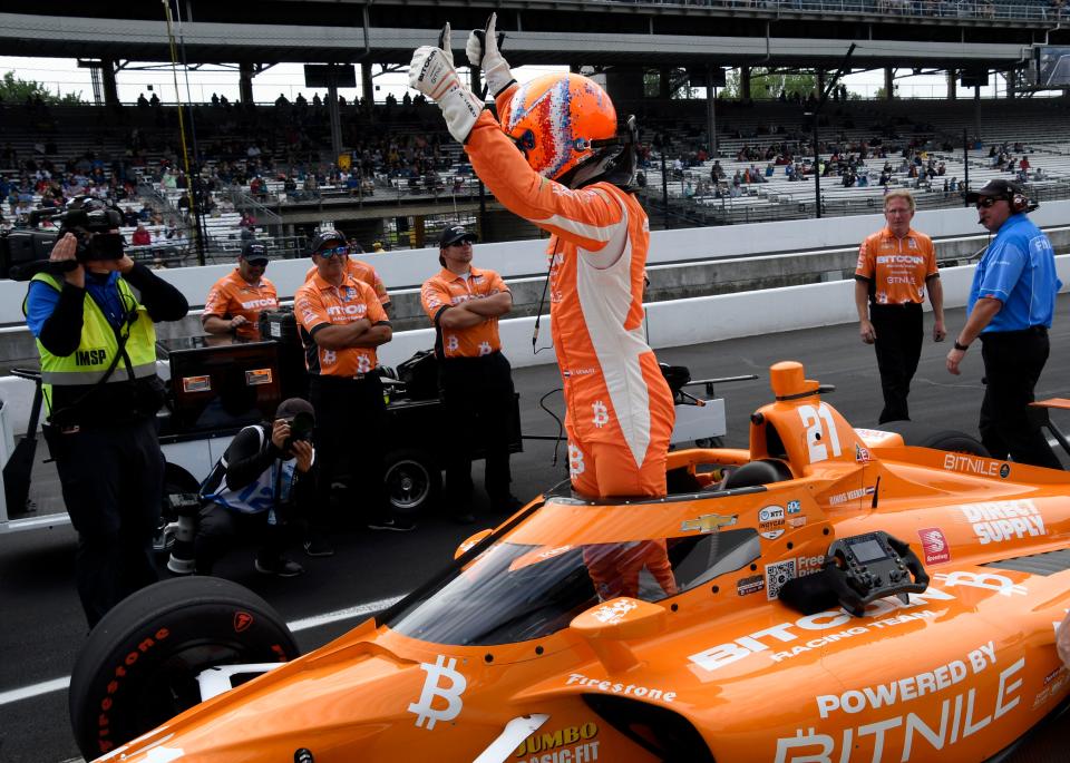Ed Carpenter Racing driver Rinus VeeKay (21) gets out of his car after his Fast Six run Sunday, May 22, 2022, during the second day of qualifying for the 106th running of the Indianapolis 500 at Indianapolis Motor Speedway