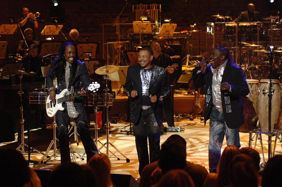 Earth Wind and Fire performs at Idol Gives Back.