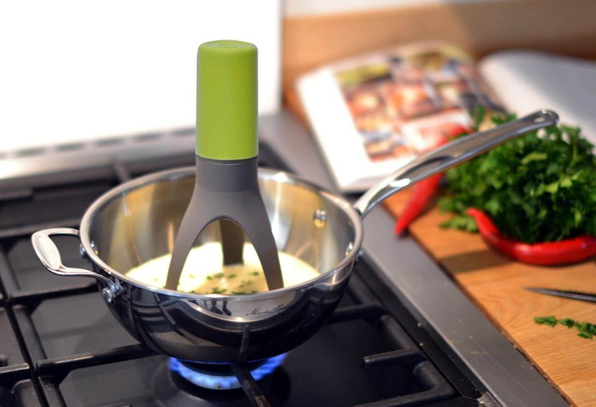 The Uutensil Automatic Pan Stirrer from  Means You'll Never Burn the  Bottom of Your Food Again