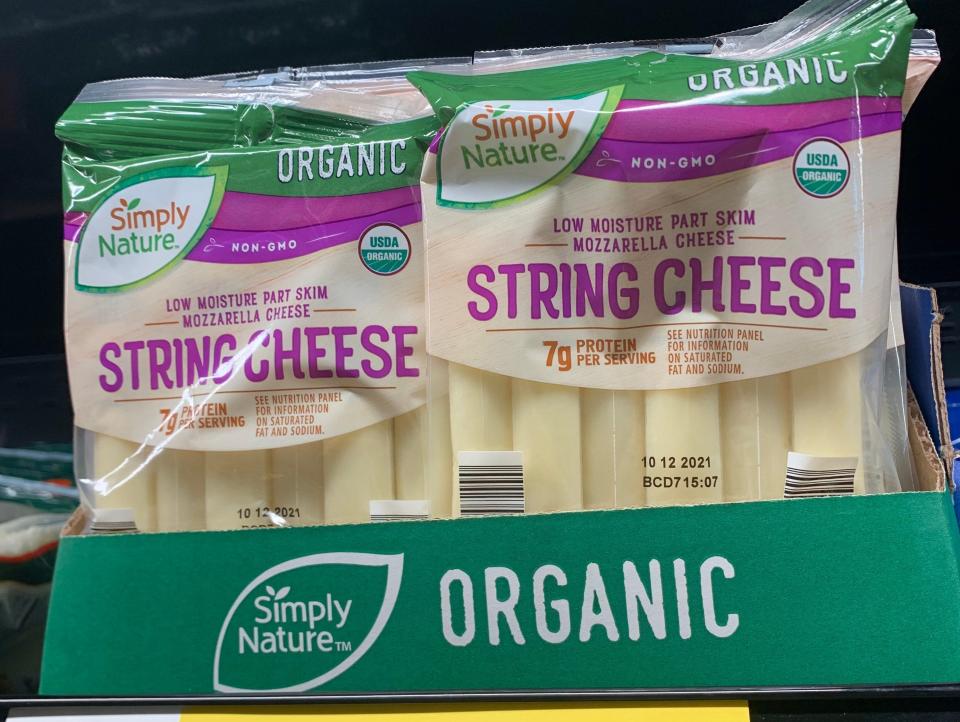 simply nature string cheese on the shelves at aldi