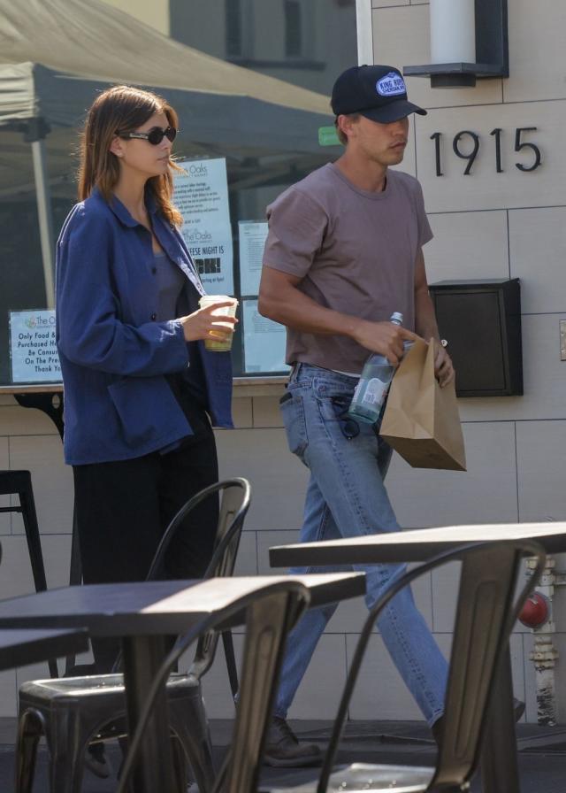 Kaia Gerber And Austin Butler Share A Kiss During An Outdoor Lunch Date