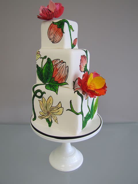 Ce gâteau n'a même pas besoin des fleurs en 3D car la peinture suffit.