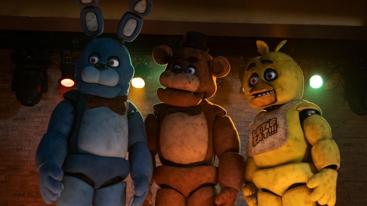  Five nights at freddy's freddy, chica and bonnie. 