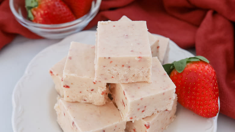 white chocolate strawberry fudge squares stacked