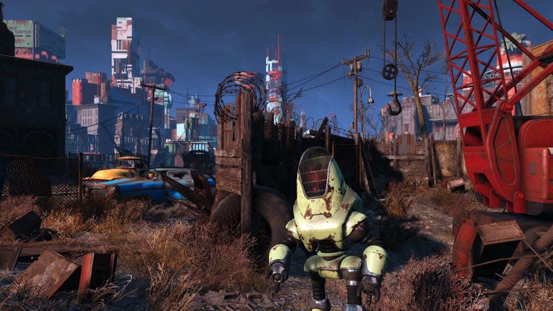 A robot walks across the wasteland of the Commonwealth.