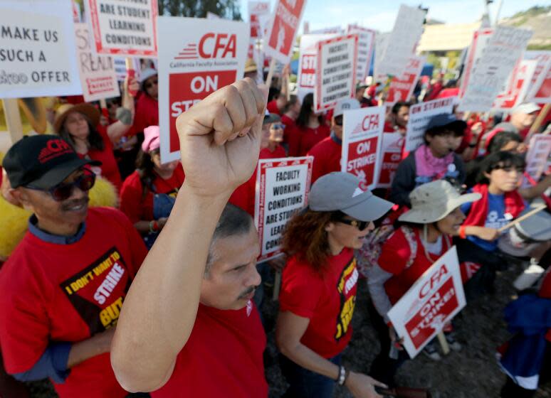 Pomona, CA - Faculty at Cal-Poly Pomona strike on campus on Monday, Dec. 4, 2023, Faculty at four California State University campuses are going on strike this week for higher pay, and other demands, including lactation spaces on campuses. (Luis Sinco / Los Angeles Times)