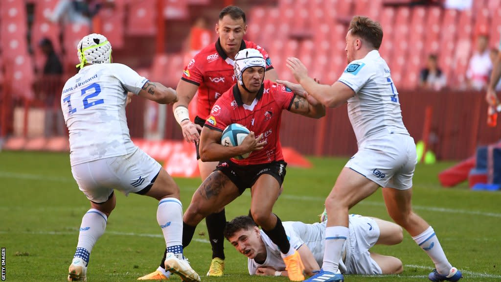 Edwill van der Merwe carries the ball against Leinster