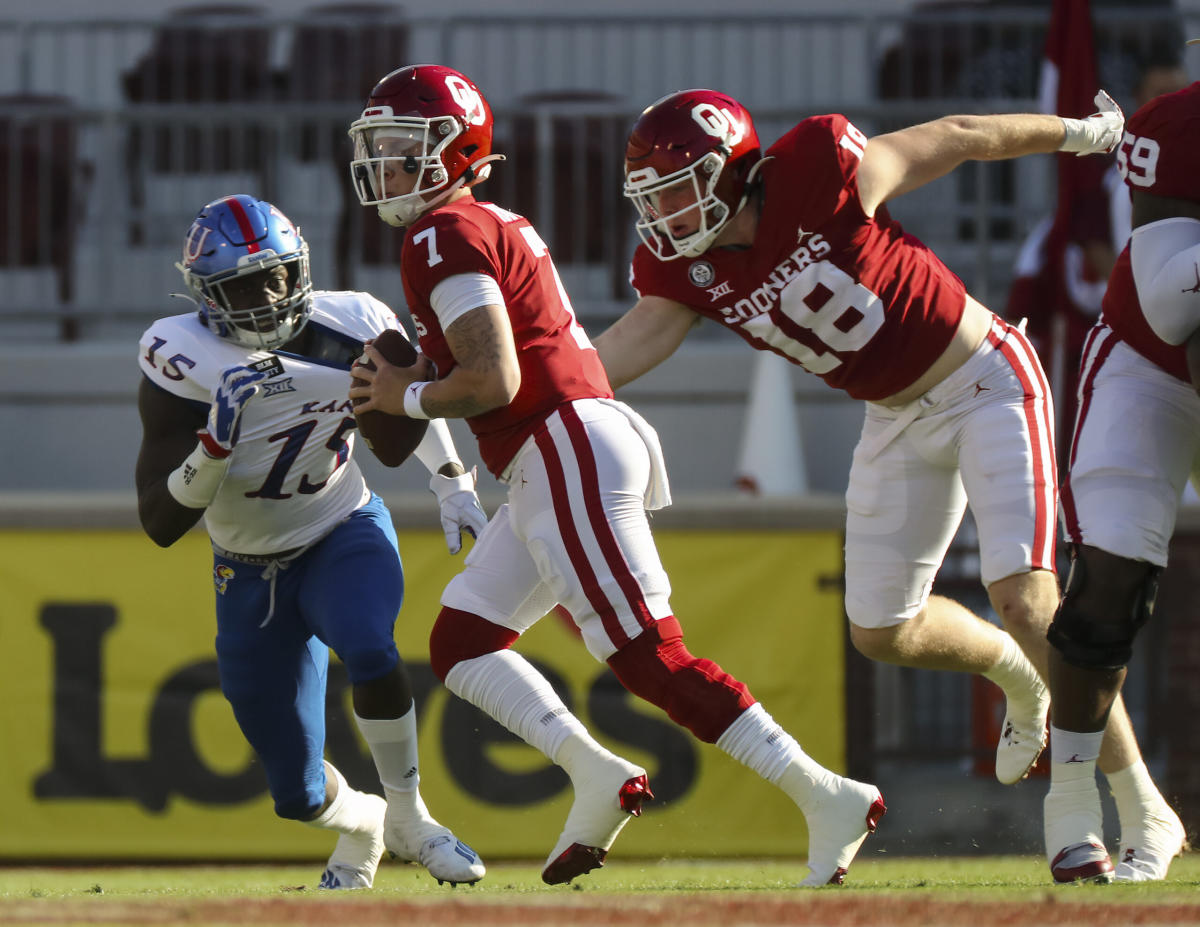 2 Oklahoma Sooners in the top 10 of Pro Football Focus’ transfer portal