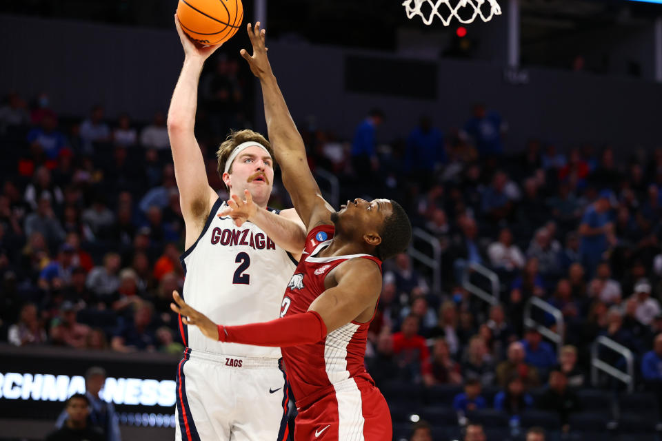 SAN FRANCISCO, CA - MARCH 24: Drew Timme (2) of the Gonzaga Bulldogs shoots against Trey Wade (3) of the Arkansas Razorbacks during the Sweet 16 round of the 2022 NCAA Mens Basketball Tournament held at Chase Center on March 24, 2022 in San Francisco, California. (Photo by Jamie Schwaberow/NCAA Photos via Getty Images)