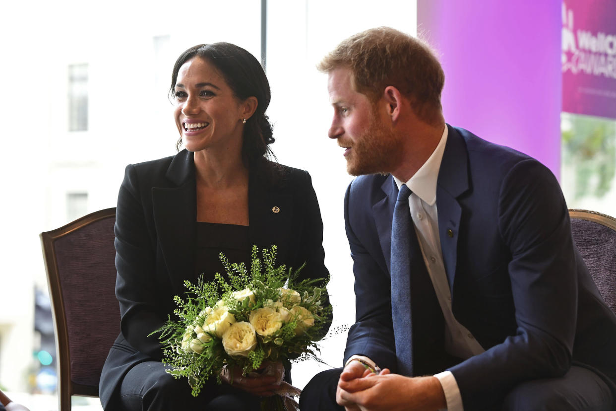 Herzogin Meghan hat ein Faible für Hosenanzüge – zum Leidwesen der Queen. (Bild: AP Photo)