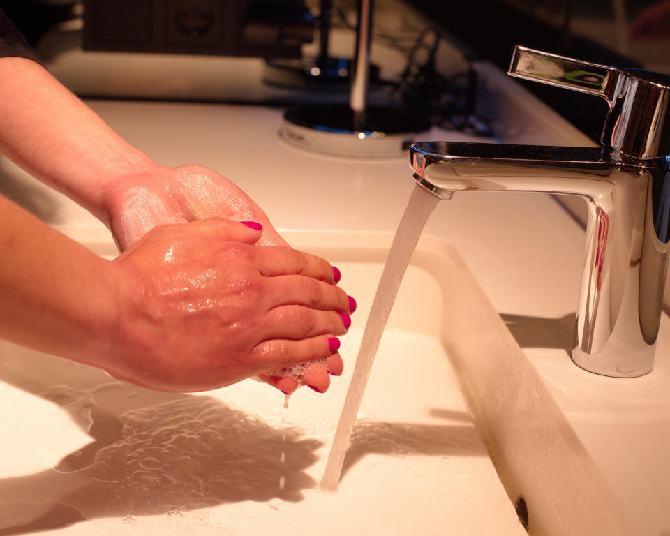 Händewaschen gilt neben der Impfung als wichtigste Maßnahme gegen das Influenza-Virus. (Symbolbild: Getty Images)