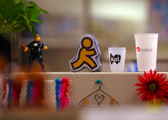 In the 25 Years Since Its Launch, AOL Instant Messenger Has Never