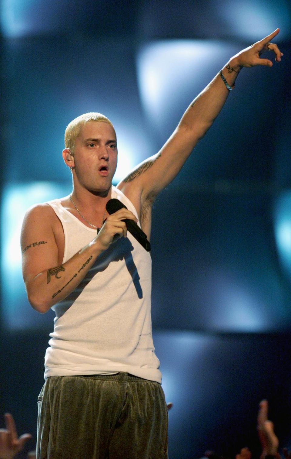 <h1 class="title">Eminem, 2000</h1><cite class="credit">Photo: Corbis</cite>