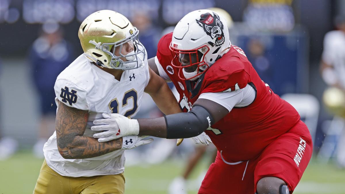 Notre Dame football defense Al Golden Marcus Freeman tackling