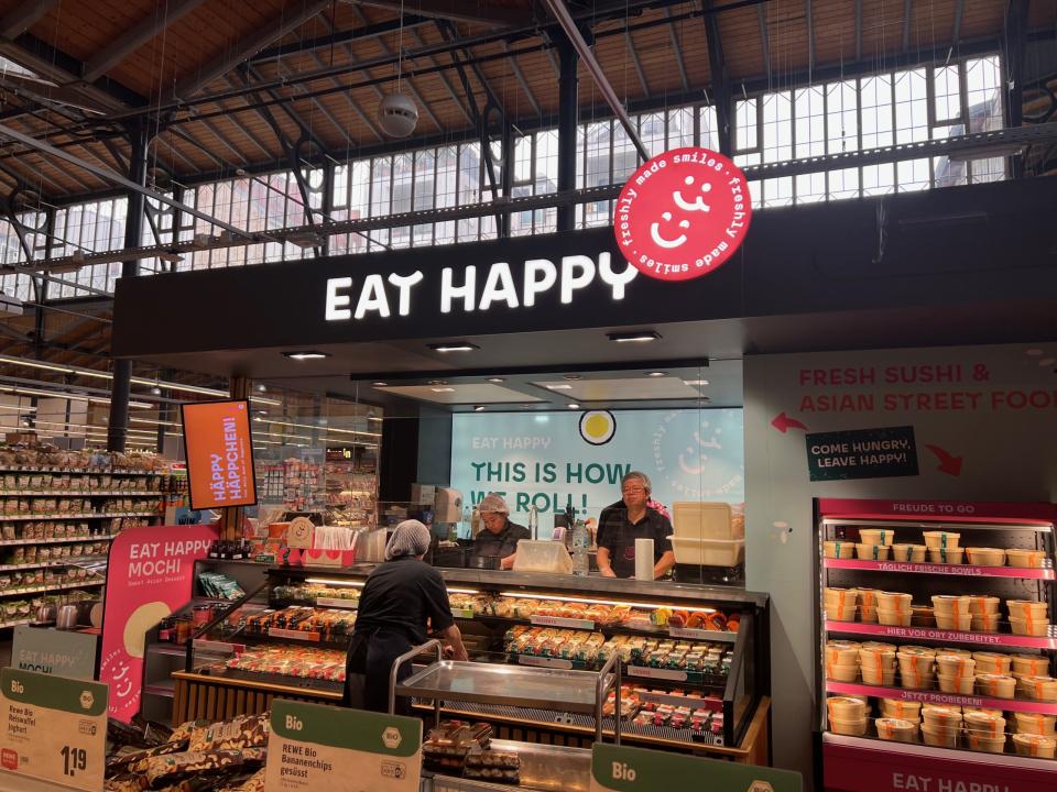 Imbissstand im Supermarkt. - Copyright: Victoria Niemsch