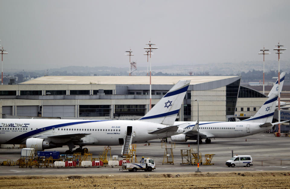 Israeli airliner El Al planes parked at Ben Gurion airport near Tel Aviv, Israel, Sunday, April 21, 2013. Israel's three airlines went on strike Sunday over a proposed "Open Skies" deal with the European Union that union workers say jeopardizes their jobs and could even cause the local airline industry to collapse. (AP Photo/Ariel Schalit)