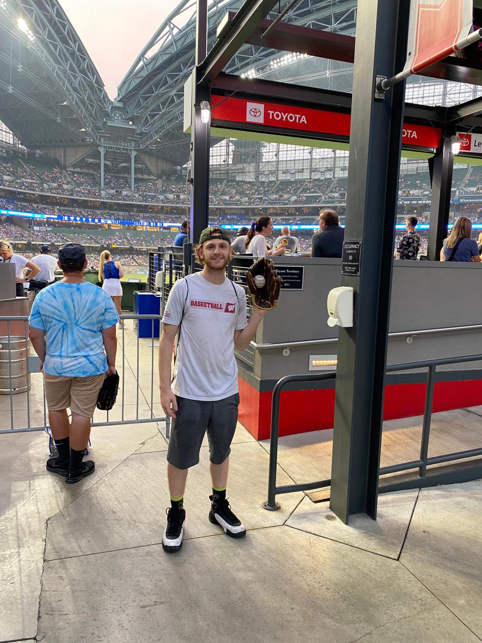 Brewers fan Brandon Stephens left the ballpark to snag Elly De La Cruz's homer and had to buy another ticket to reenter.