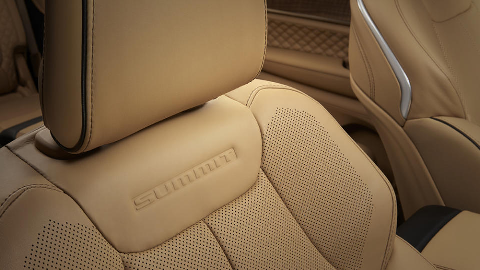 2021 Jeep® Grand Cherokee L Summit Reserve features standard heated and ventilated front-row seats.
