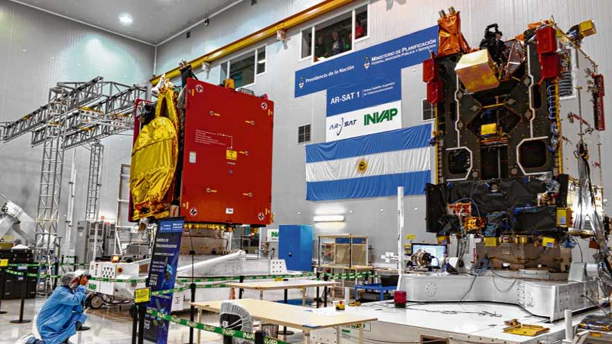 Satélite de Arsat en las instalaciones de Invap.