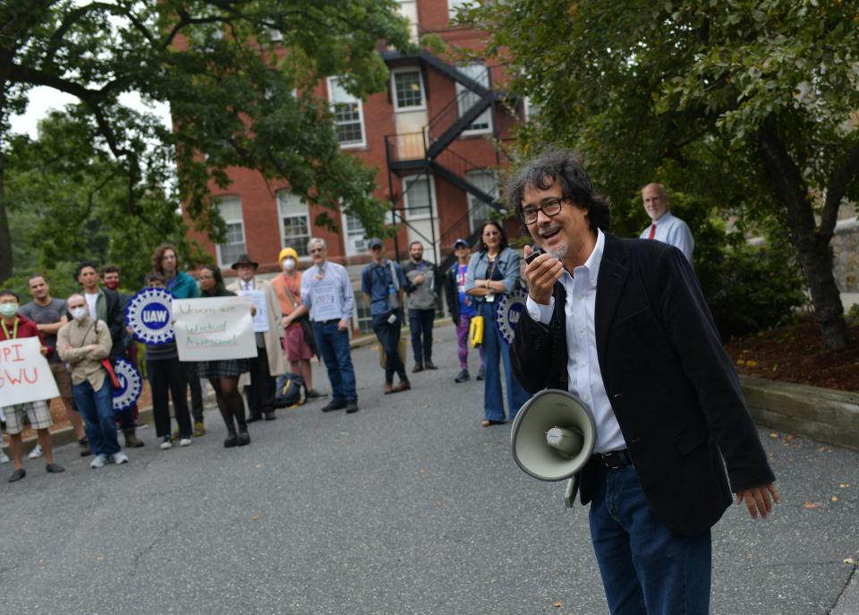 Associate Professor John Sanbonmatsu talks to WPI graduate workers as they hold a rally to unionize Monday.