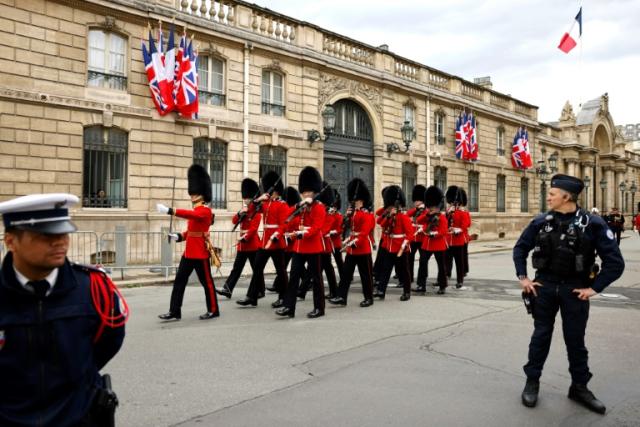 Swapping of the Guard: French, British troops mark Entente Cordiale