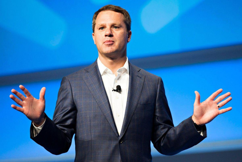 Con 17 años, Doug McMillon empezó a trabajar en uno de los depósitos de Walmart, descargando remolques por $6.50 por hora. (Forbes)