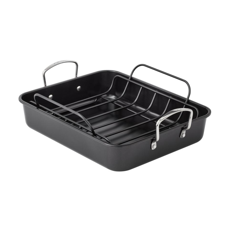 1) The Pioneer Woman Timeless Nonstick Roaster with Wire Rack Insert