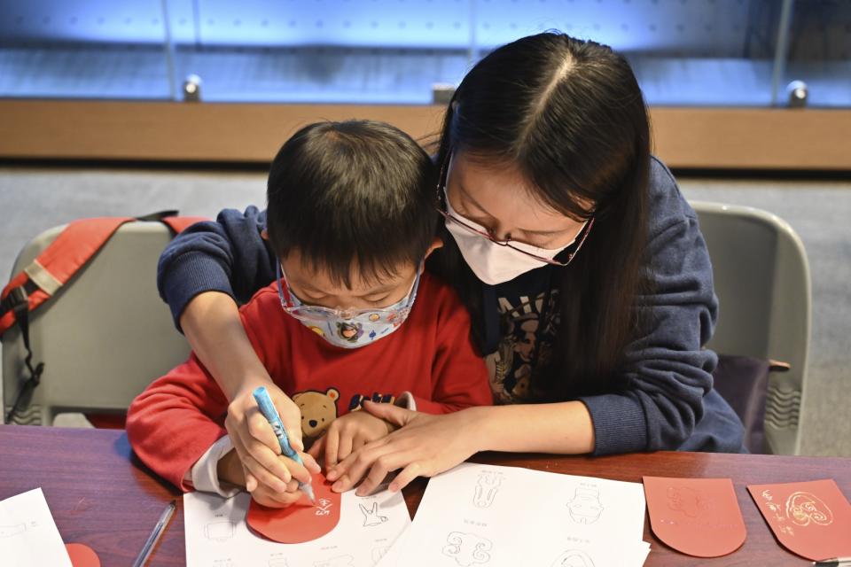 元宵好去處｜打卡古蜀文明展沉浸式體驗館！限定「金沙元宵園遊會」投入古裝片式浪漫、賞花燈猜燈迷、自製文物明信片