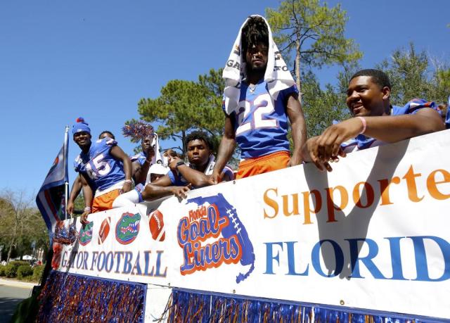 Throwback jerseys have made their return! 🙌 #GoGators