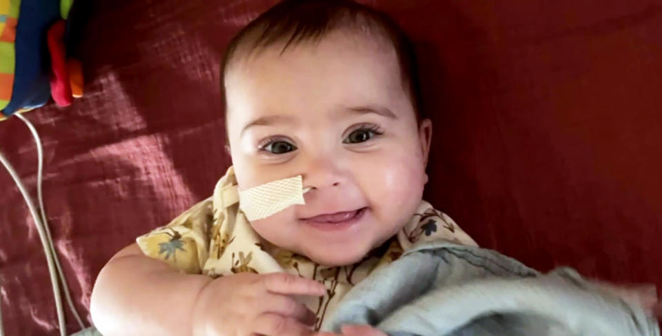 The Skaatses had to wait seven months before a heart was available for daughter Mia. When asked to donate her heart valve to help another baby, they said yes immediately. (TODAY)