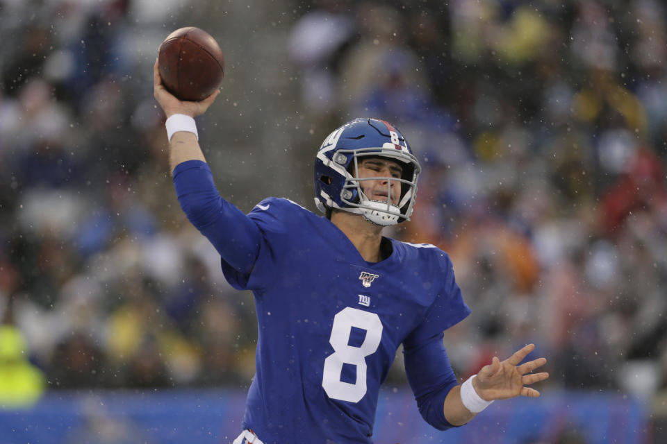 New York Giants quarterback Daniel Jones throws during the first half of an NFL football game against the Green Bay Packers, Sunday, Dec. 1, 2019, in East Rutherford, N.J. (AP Photo/Adam Hunger)