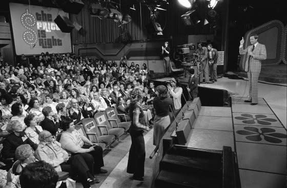 Barker addresses the crowd and contestants on 'The Price Is Right', Feb. 1978. <span class="copyright">CBS Photo Archive/Getty Images</span>