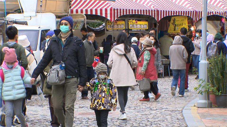 本土爆增22138例增幅達110.8％ 室內口罩鬆綁本週宣布