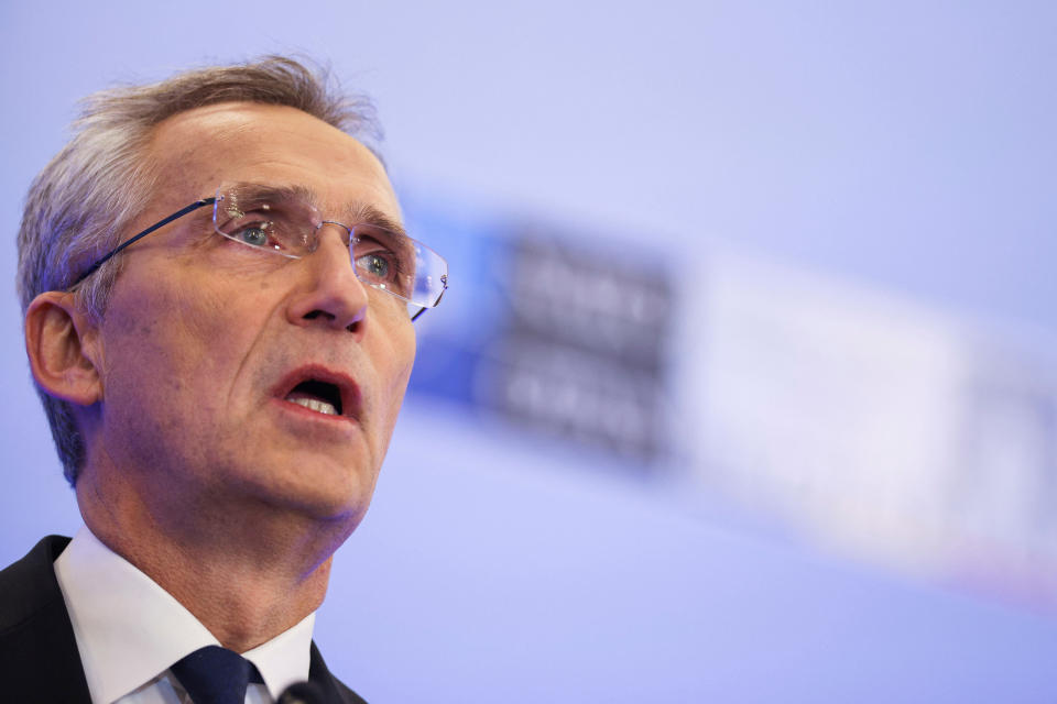 Jens Stoltenberg ruft zu mehr Waffenlieferungen auf (Bild: REUTERS/Stoyan Nenov)