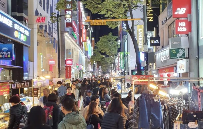 seoul - shopping street