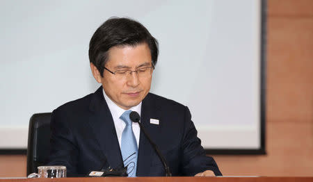 South Korea's Prime Minister and acting President Hwang Kyo-ahn speaks during a meeting at the Government Complex in Seoul, South Korea February 27, 2017. Yonhap/Baek Seung-ryol via REUTERS